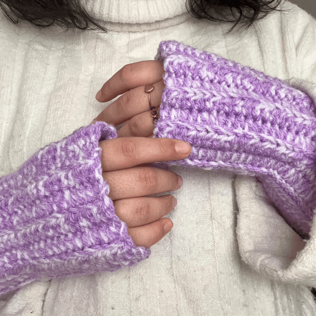Mitaines violette et blanche