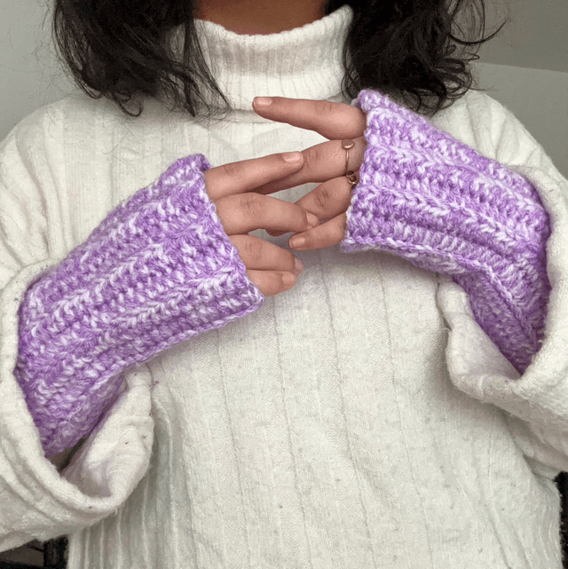 Mitaines violette et blanche